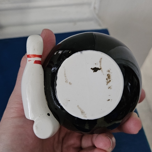 RARE Vintage Ceramic Penguin Bowling Bowl and Pins Table Lighter - Picture 6 of 10